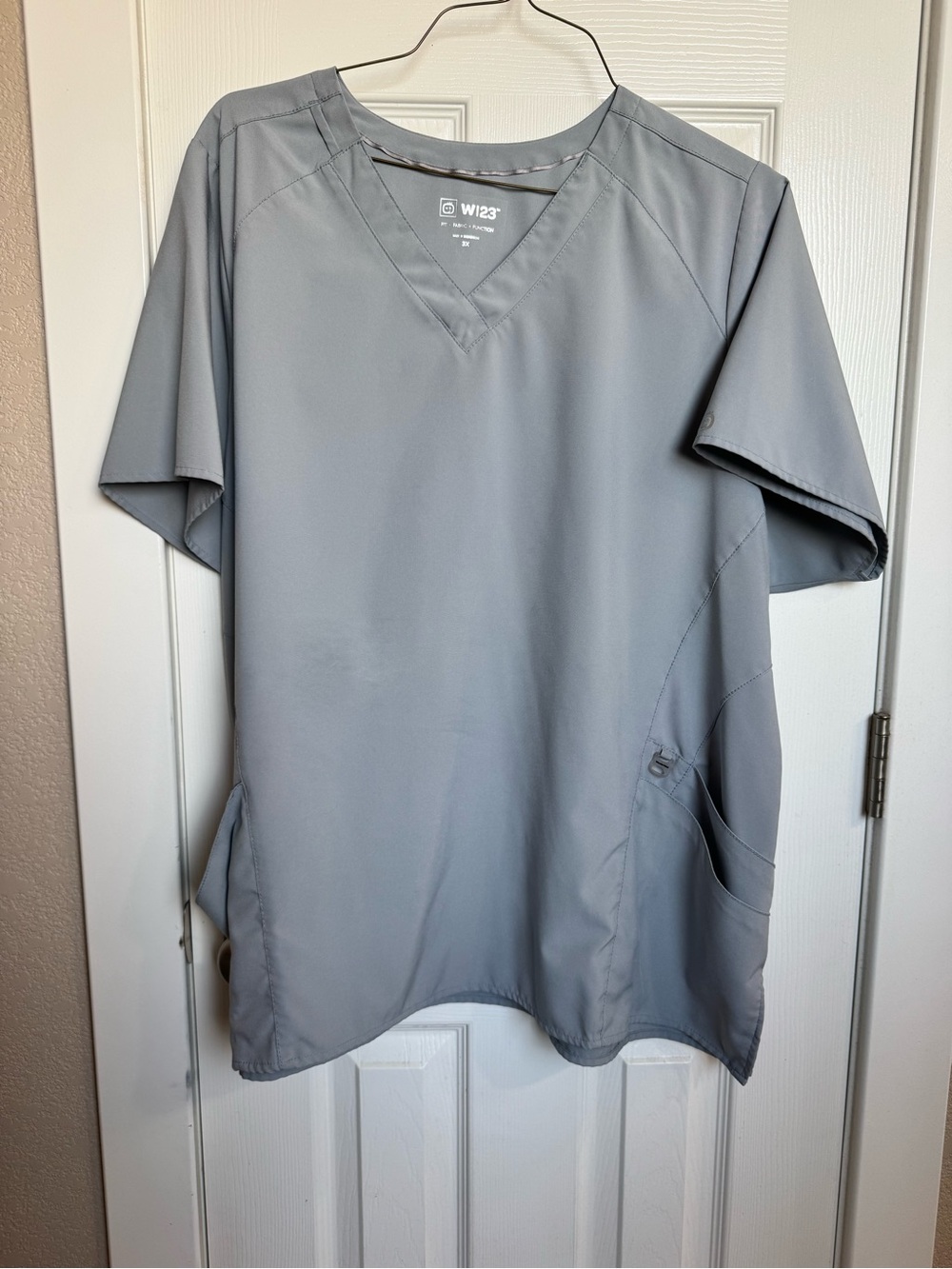 WonderWink Women's V‑Neck Scrub Top - Light Gray